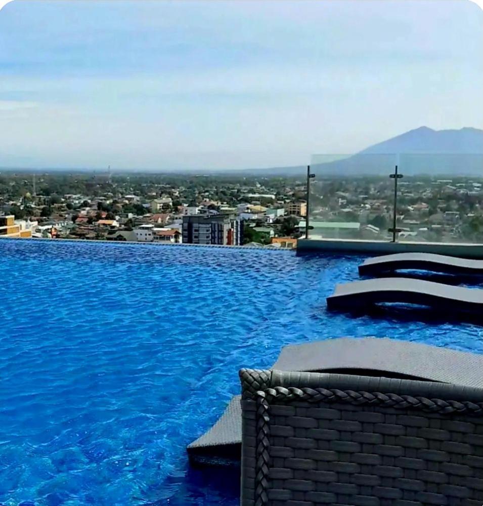 One Euphoria Prime Suite Hotel Angeles Exterior foto